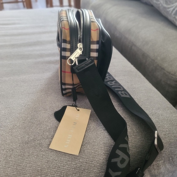 Burberry Cross Body Paddy Bag - Picture 3 of 4
